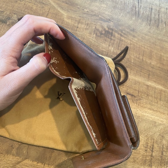 Louis Vuitton Elise Monogram Wallet - Picture 9 of 13